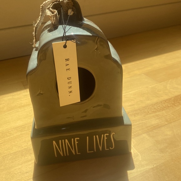 Radon 8 inch gray nine lives tombstone birdhouse. New in box. - Picture 5 of 6